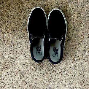 Men’s Vans slip on shoes in black